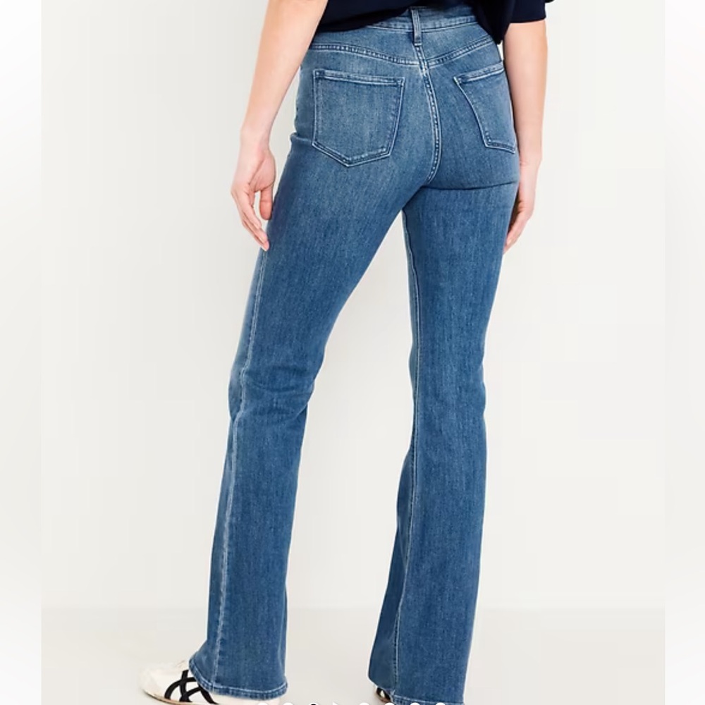 Women’s Old Navy High Waisted WOW Flare Jeans - Picture 2 of 8